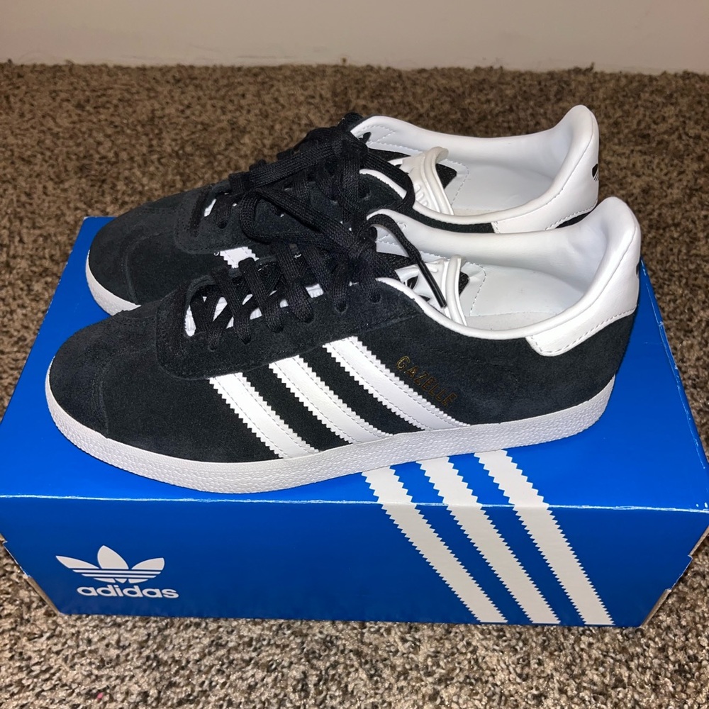 Black and White Adidas Gazelle - Picture 4 of 6